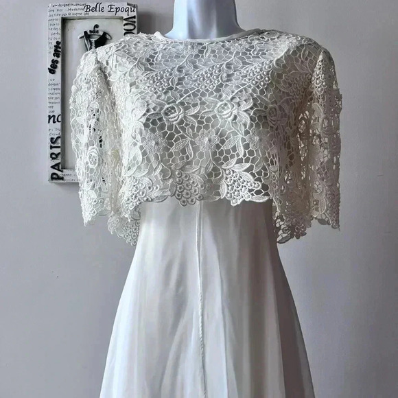 Miss Elliette Vintage Chiffon Lace Ivory Wedding Dress - Picture 3 of 14